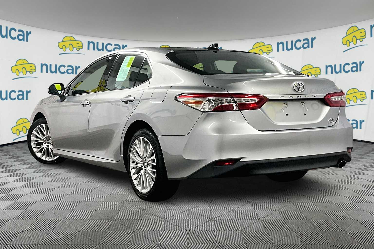 2020 Toyota Camry XLE - Photo 4