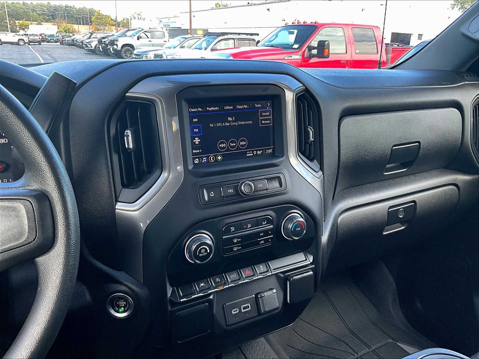 2022 Chevrolet Silverado 1500 Custom - Photo 17