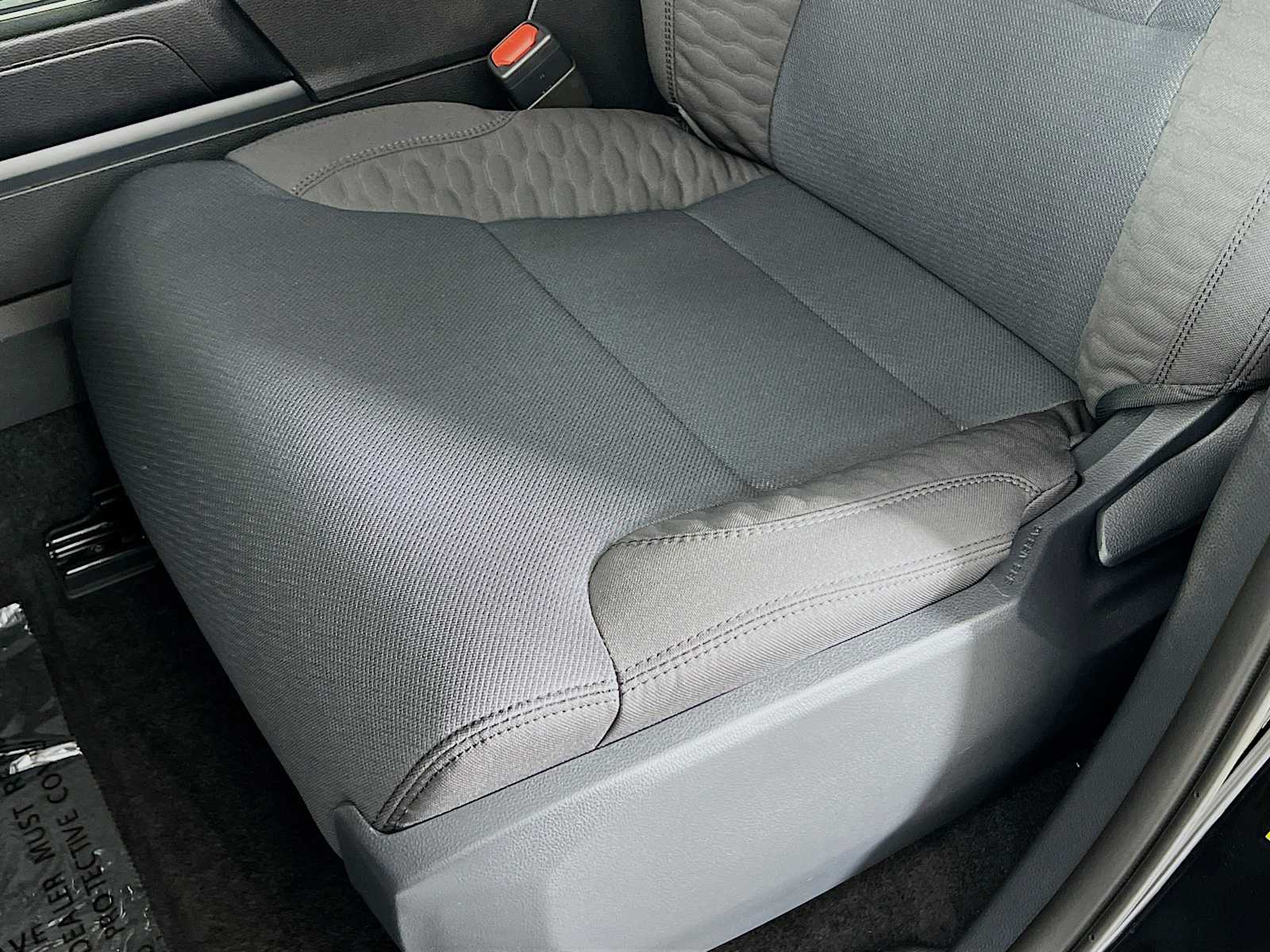 2025 Toyota Tundra SR - Photo 16