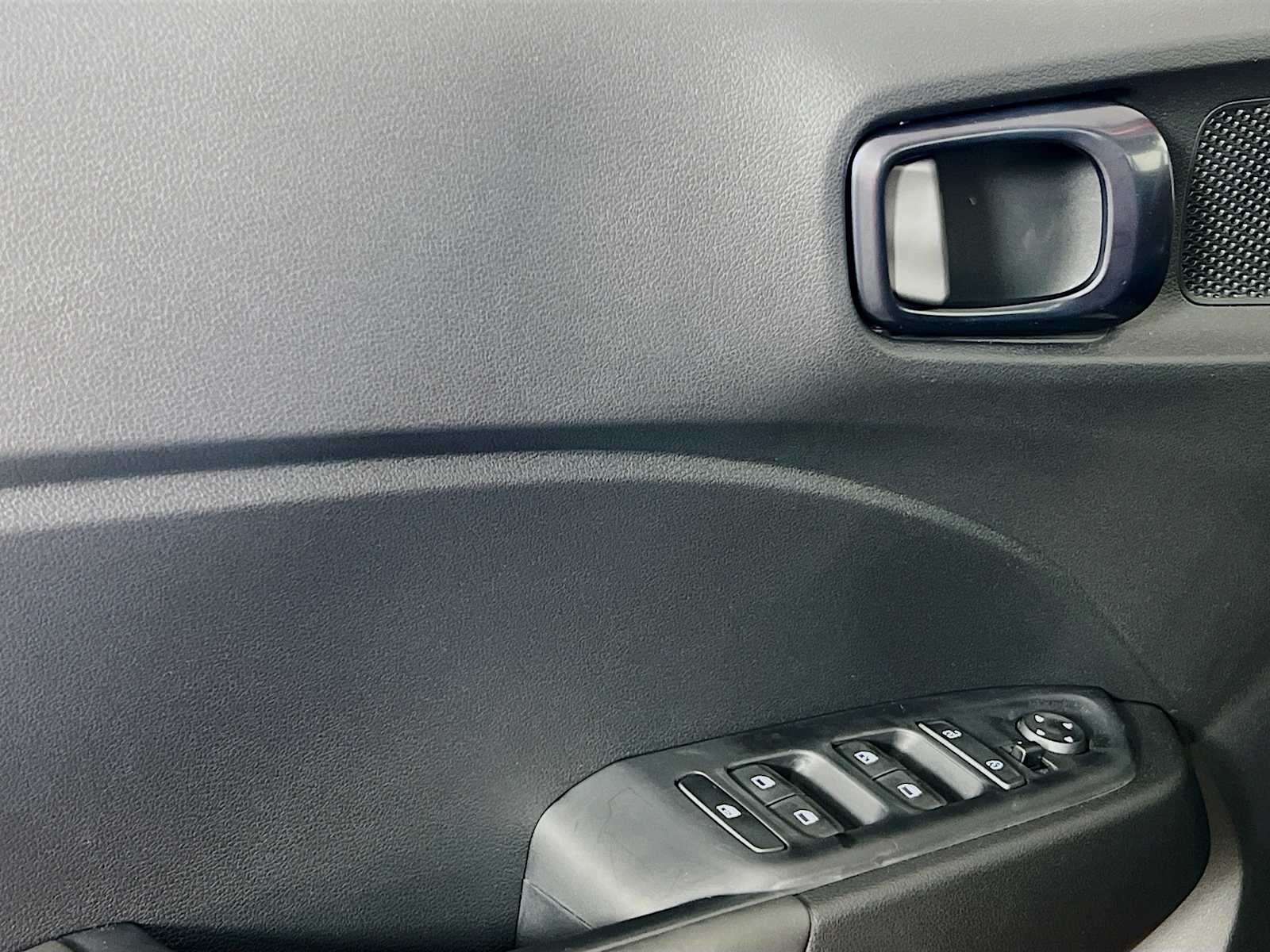 2025 Hyundai Venue Limited - Photo 16