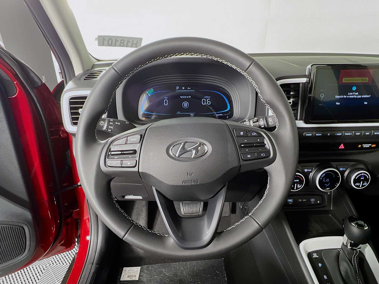 2025 Hyundai Venue Limited - Photo 7