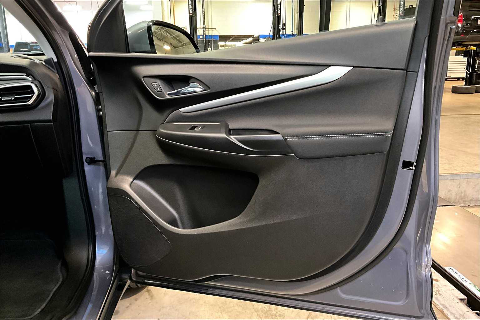 2023 Chevrolet Bolt EUV LT - Photo 12