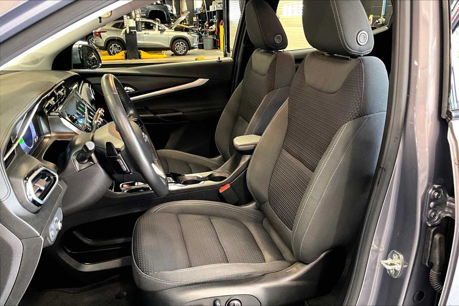 2023 Chevrolet Bolt EUV LT - Photo 10