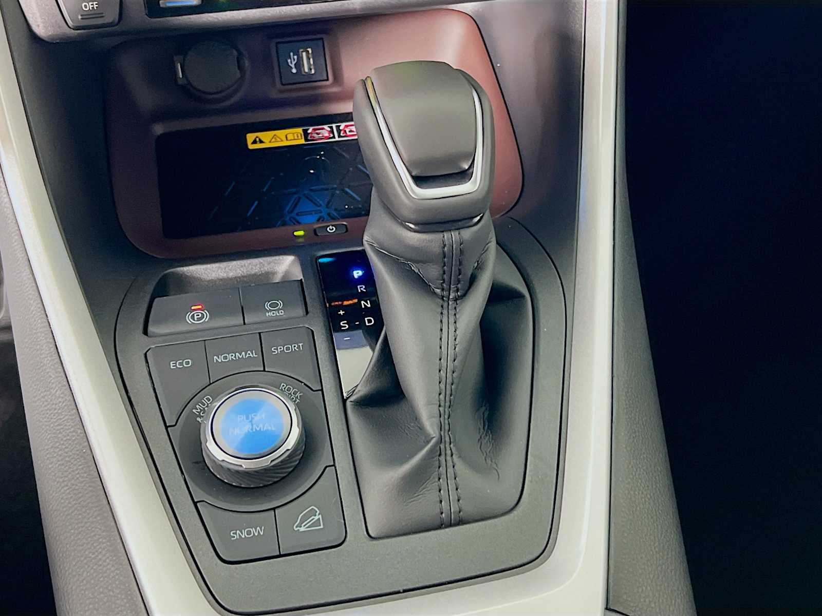 2025 Toyota RAV4 Limited - Photo 11