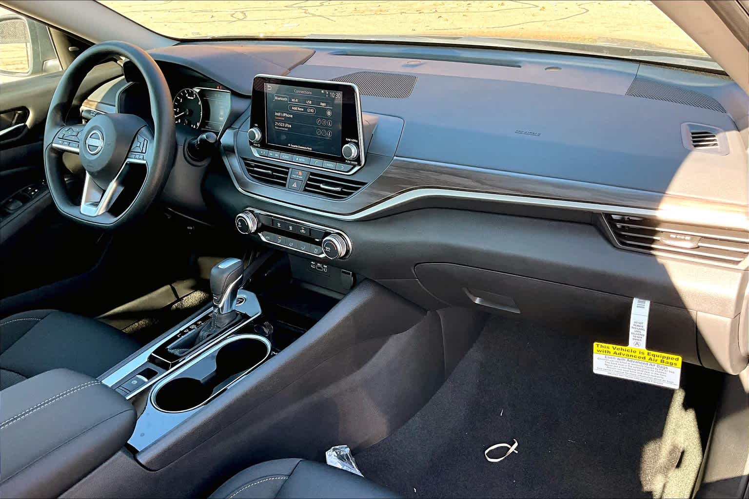 2024 Nissan Altima 2.5 SV - Photo 9
