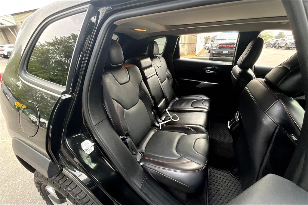 2017 Jeep Cherokee Trailhawk - Photo 16