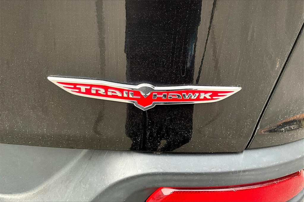 2017 Jeep Cherokee Trailhawk - Photo 28