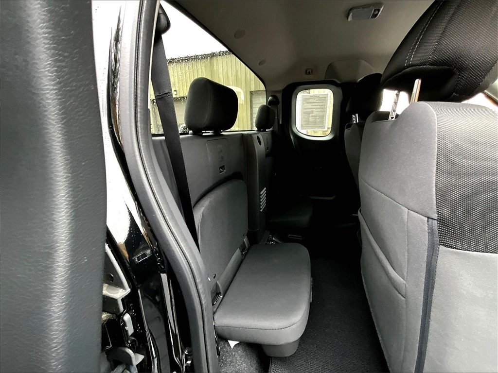 2025 Nissan Frontier SV - Photo 16