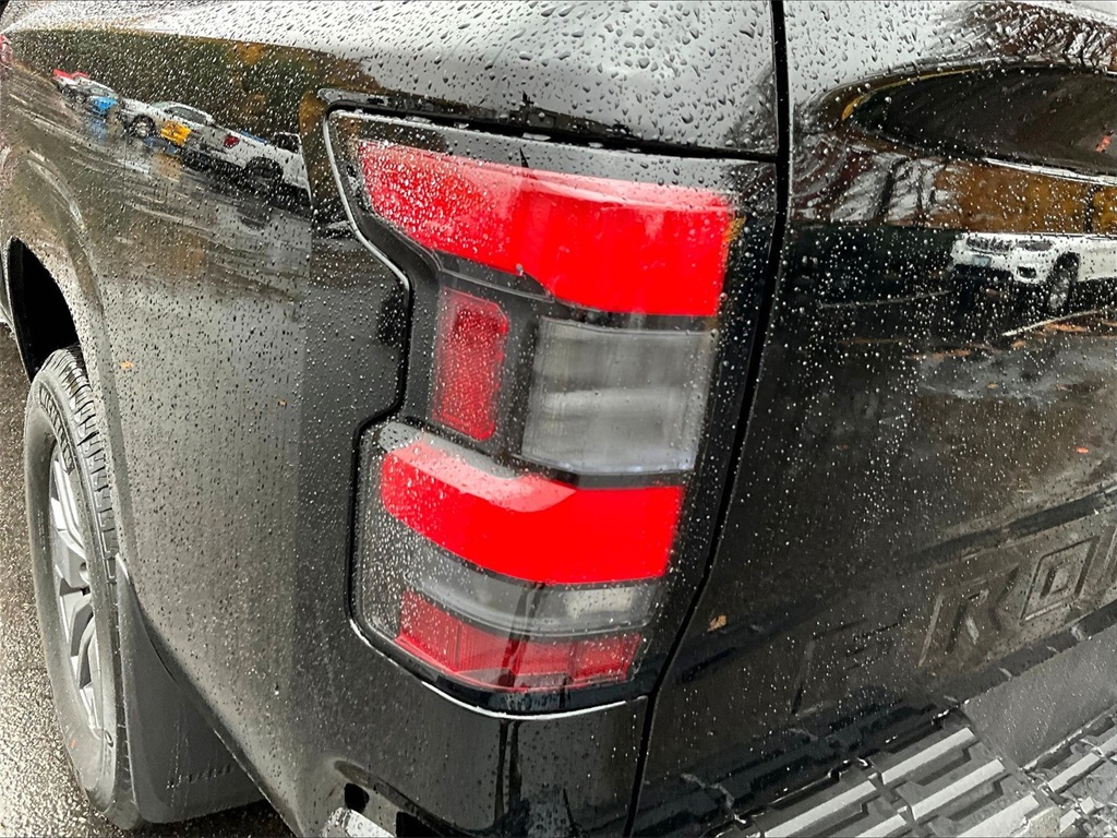 2025 Nissan Frontier SV - Photo 34
