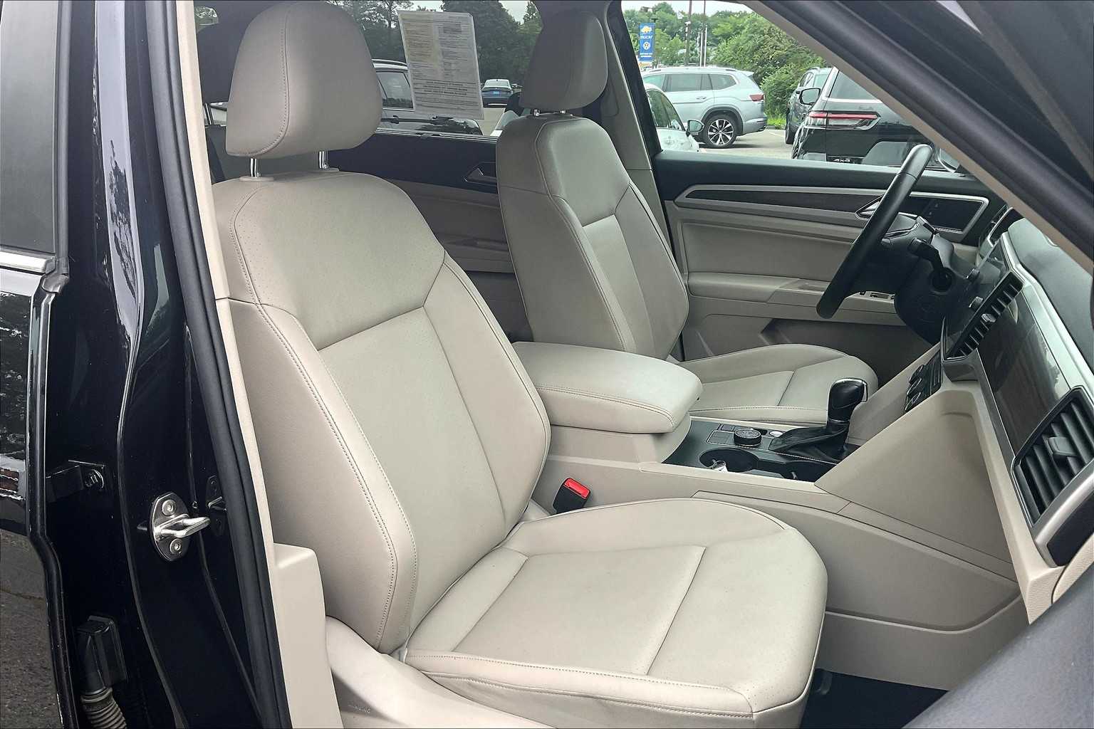 2018 Volkswagen Atlas 3.6L V6 SE w/Technology - Photo 11