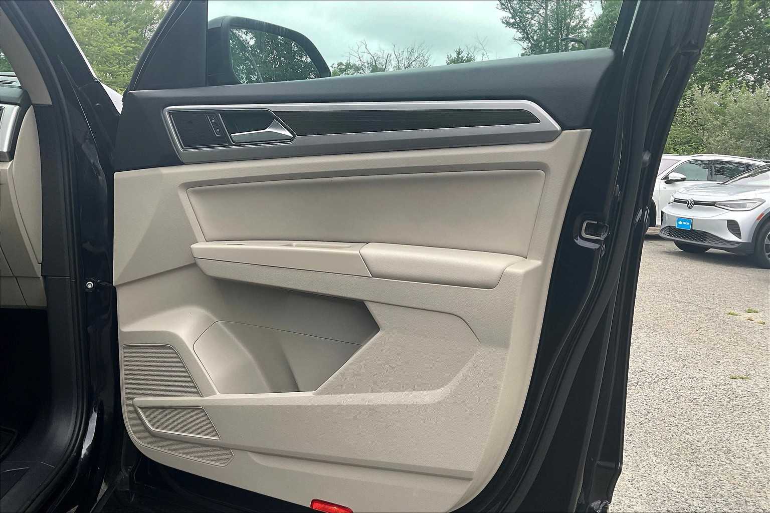 2018 Volkswagen Atlas 3.6L V6 SE w/Technology - Photo 12