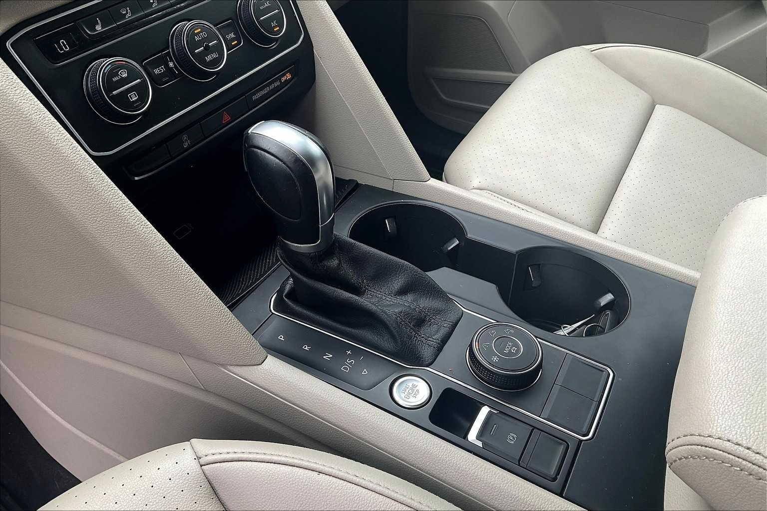 2018 Volkswagen Atlas 3.6L V6 SE w/Technology - Photo 21
