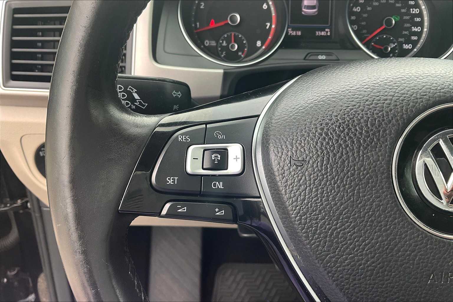 2018 Volkswagen Atlas 3.6L V6 SE w/Technology - Photo 23