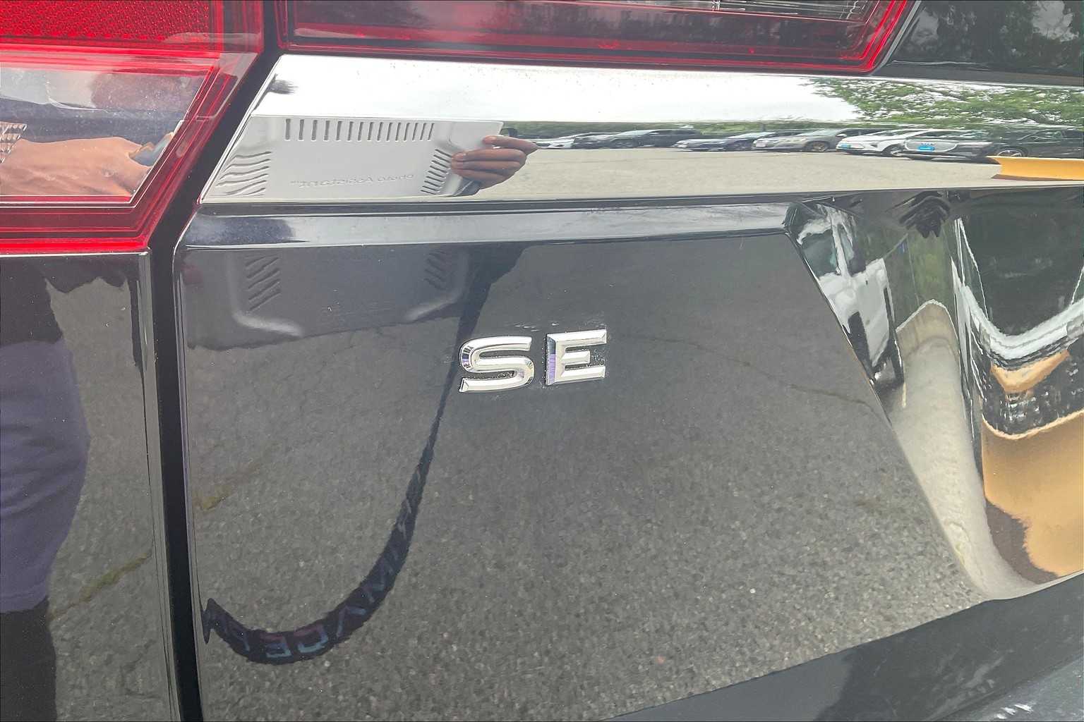 2018 Volkswagen Atlas 3.6L V6 SE w/Technology - Photo 28