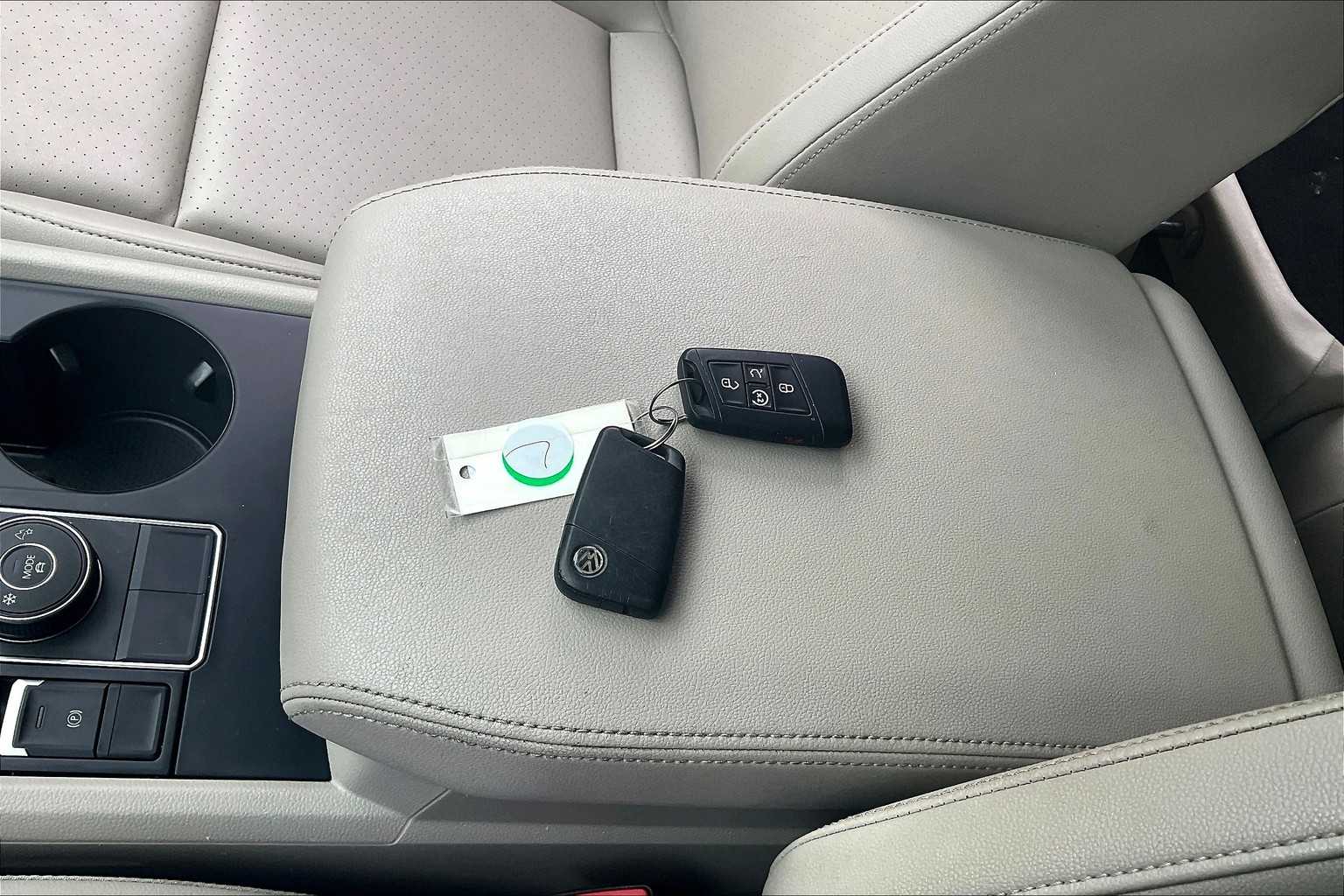 2018 Volkswagen Atlas 3.6L V6 SE w/Technology - Photo 30