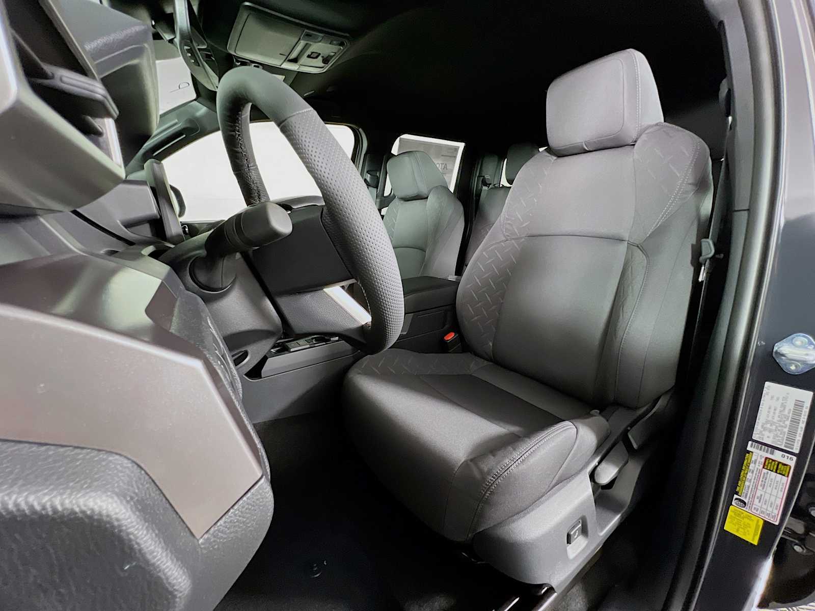 2025 Toyota Tacoma SR5 - Photo 12