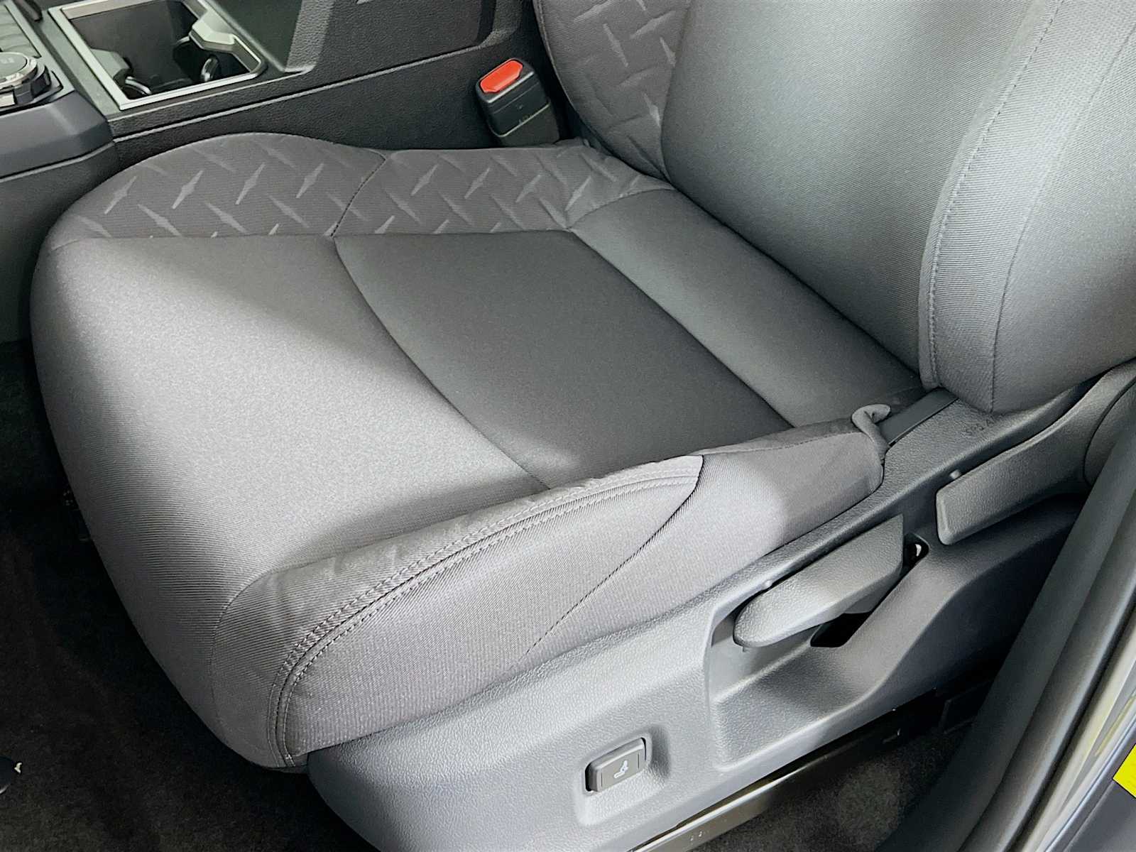 2025 Toyota Tacoma SR5 - Photo 16