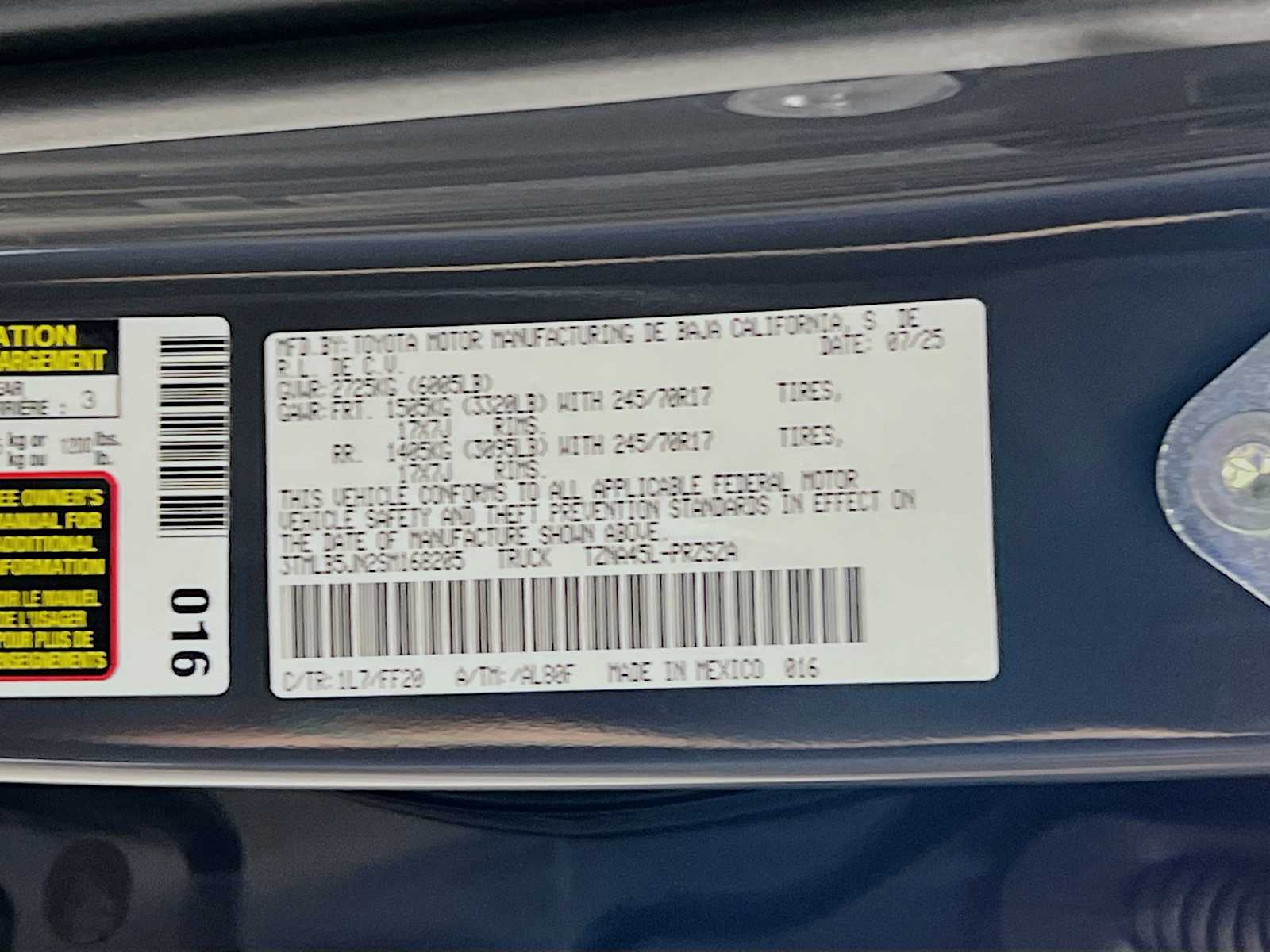 2025 Toyota Tacoma SR5 - Photo 19
