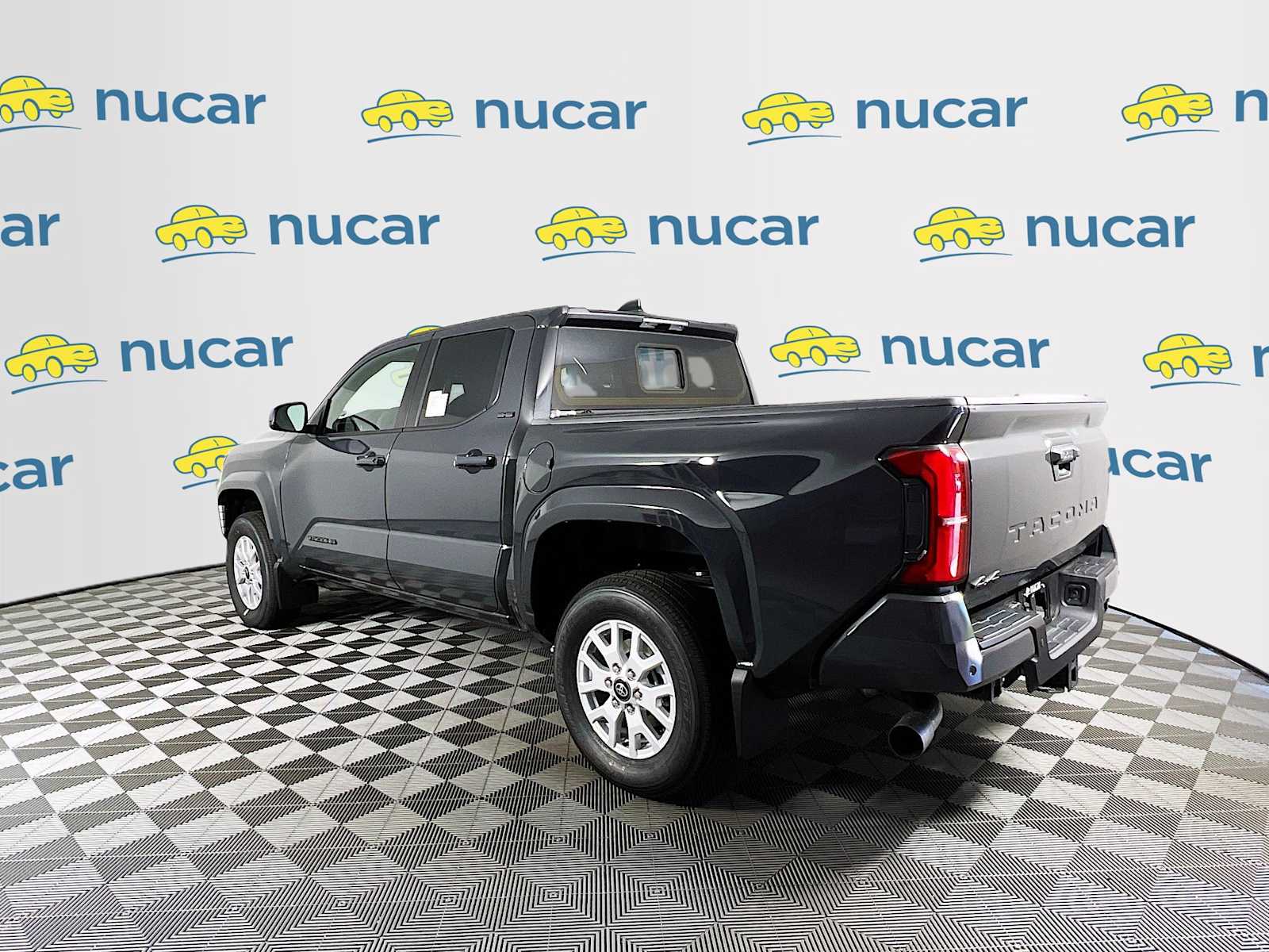 2025 Toyota Tacoma SR5 - Photo 4