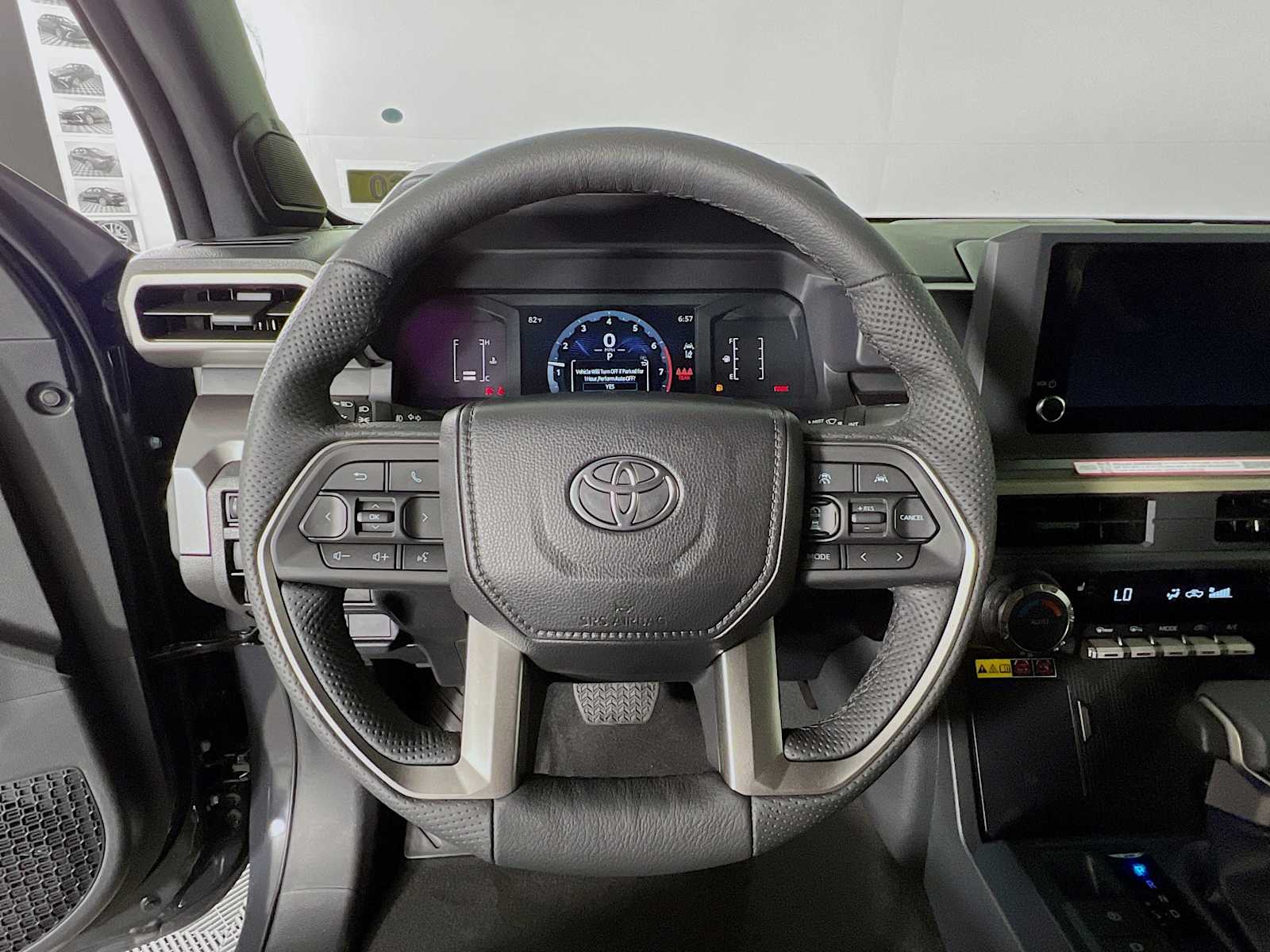 2025 Toyota Tacoma SR5 - Photo 7