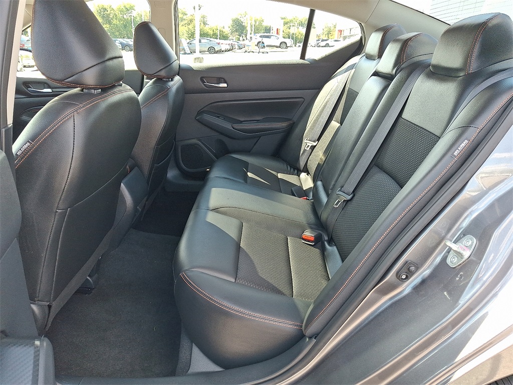 2022 Nissan Altima 2.5 SR - Photo 11