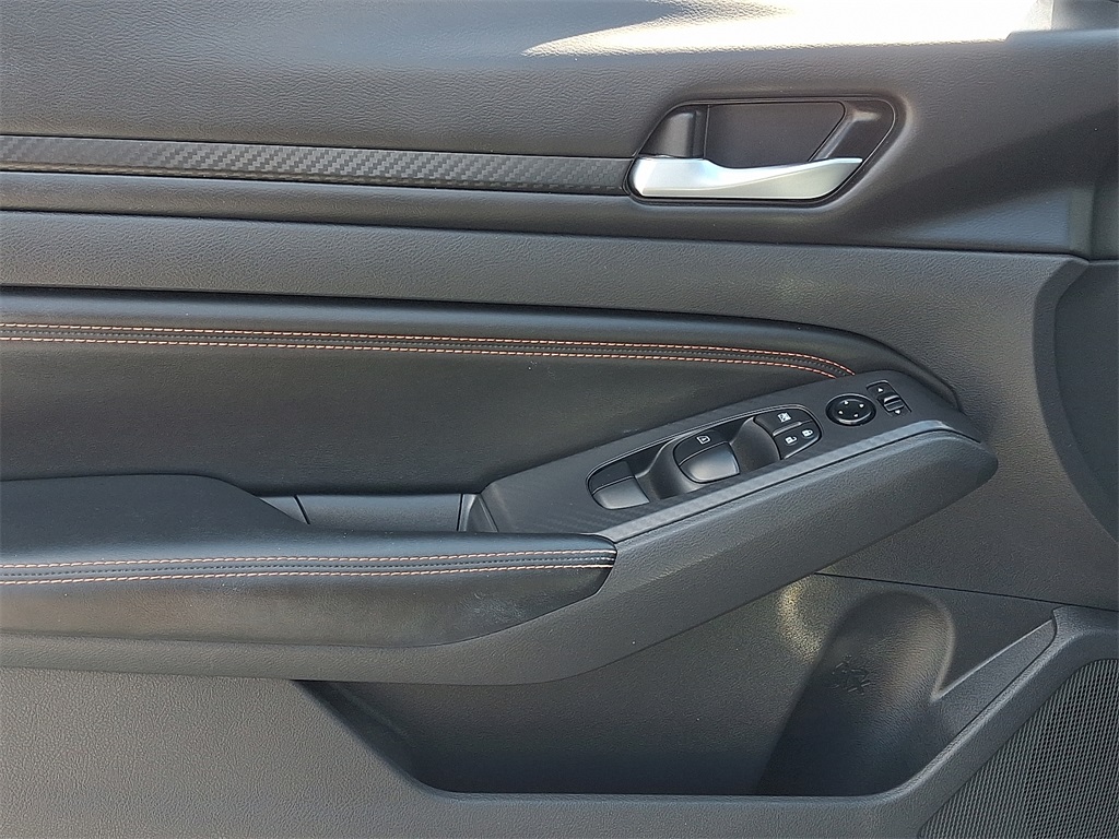 2022 Nissan Altima 2.5 SR - Photo 13