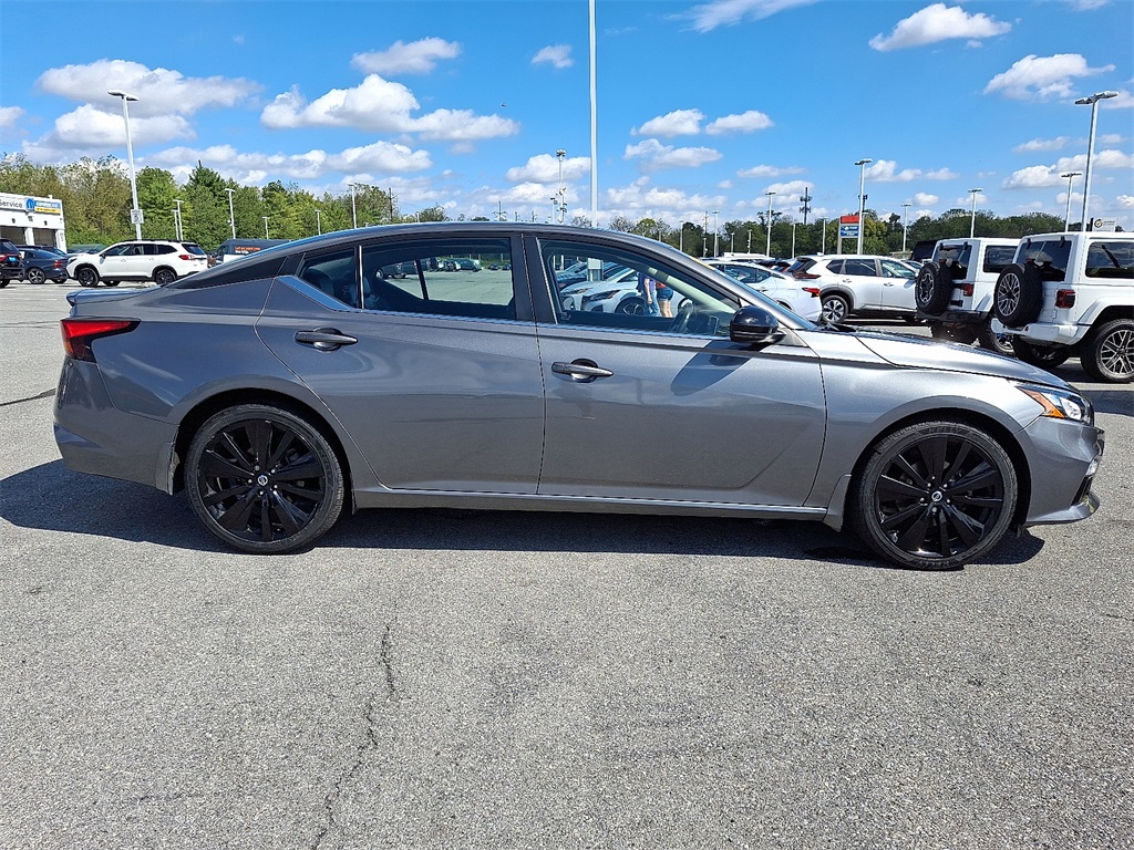 2022 Nissan Altima 2.5 SR - Photo 8