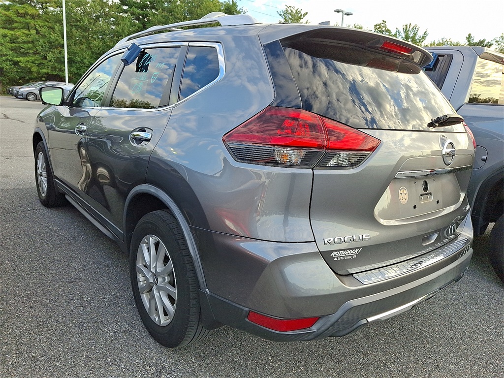 2018 Nissan Rogue SV - Photo 4