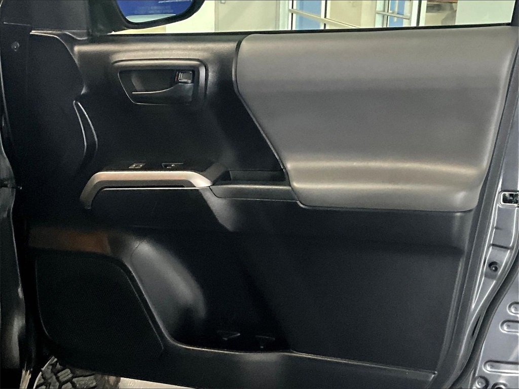 2021 Toyota Tacoma SR5 - Photo 12