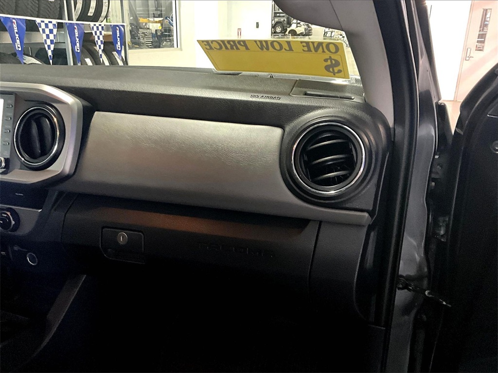 2021 Toyota Tacoma SR5 - Photo 13