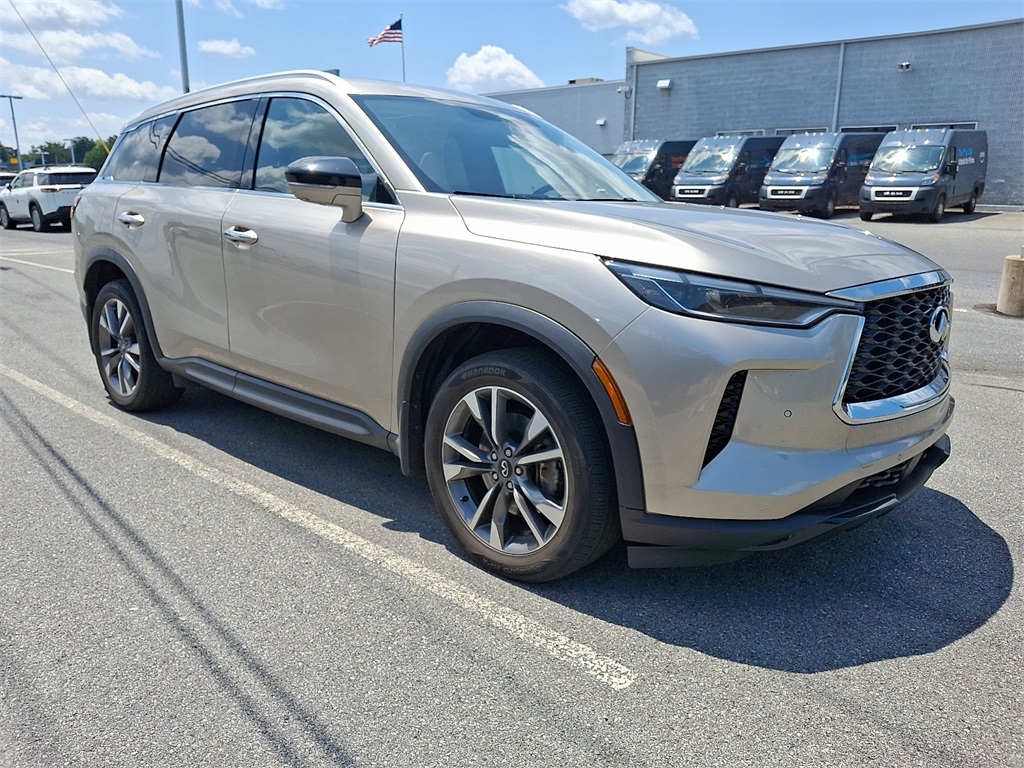 2023 INFINITI QX60 LUXE