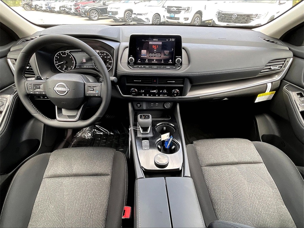 2026 Nissan Rogue SV - Photo 12