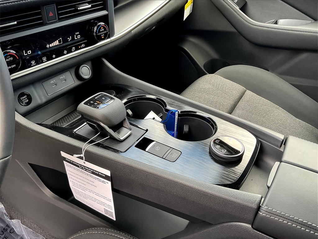 2026 Nissan Rogue SV - Photo 14