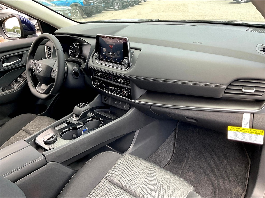 2026 Nissan Rogue SV - Photo 10