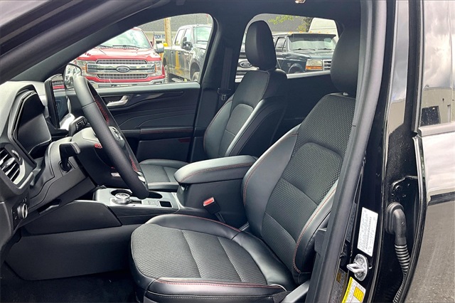 2025 Ford Escape ST-Line Select - Photo 10