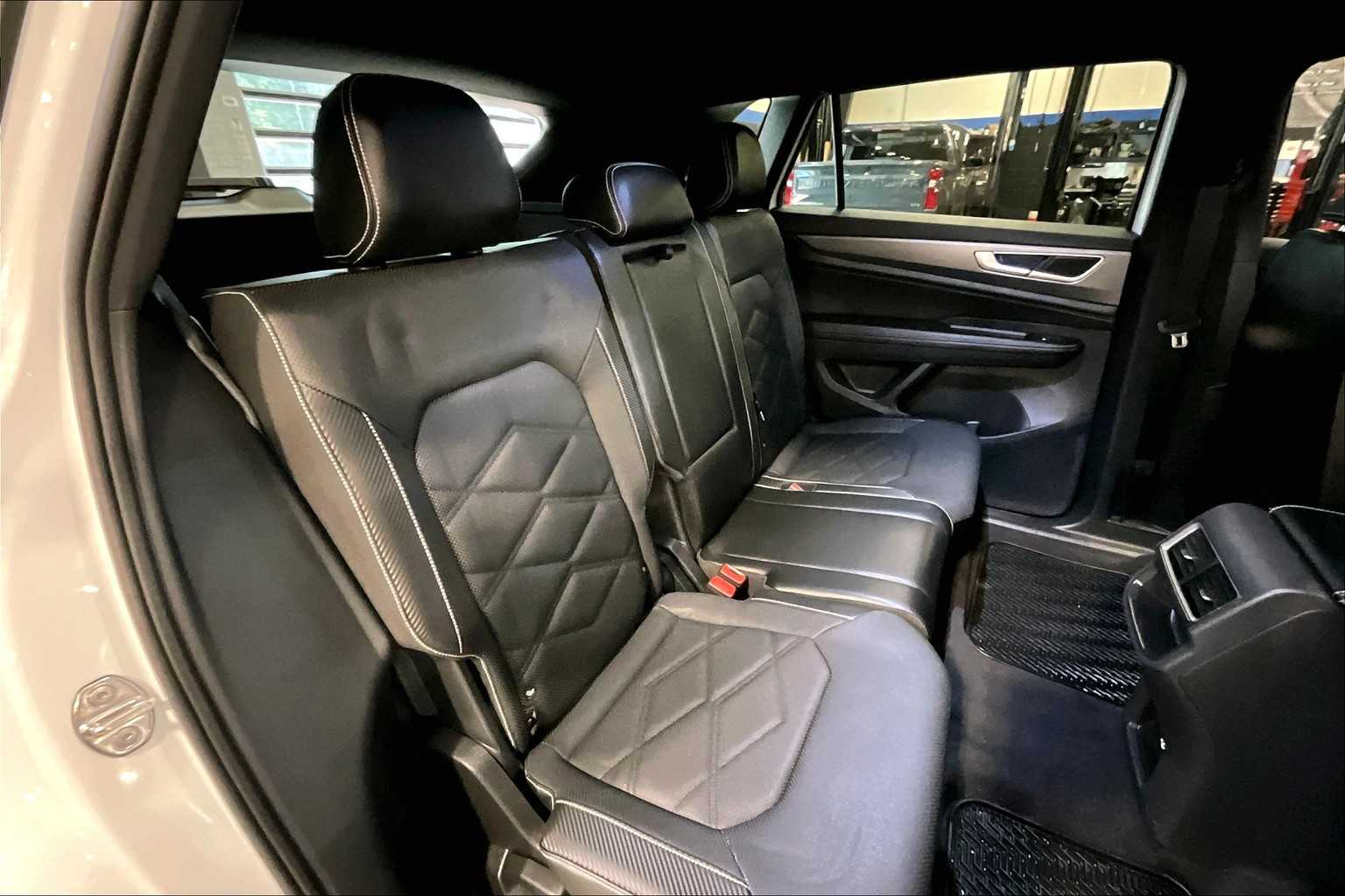 2024 Volkswagen Atlas Cross Sport 2.0T SE - Photo 16