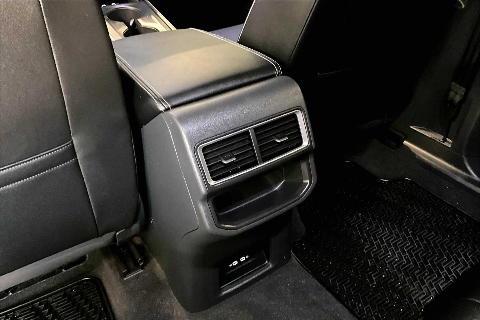 2024 Volkswagen Atlas Cross Sport 2.0T SE - Photo 29