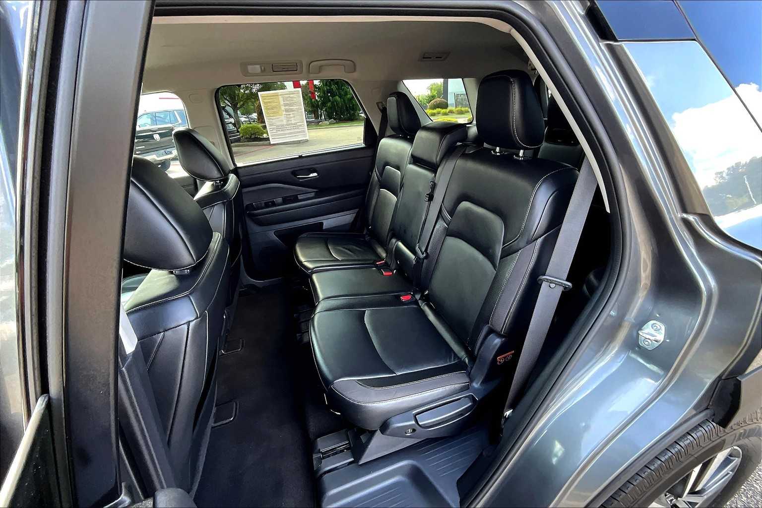 2022 Nissan Pathfinder SL - Photo 15