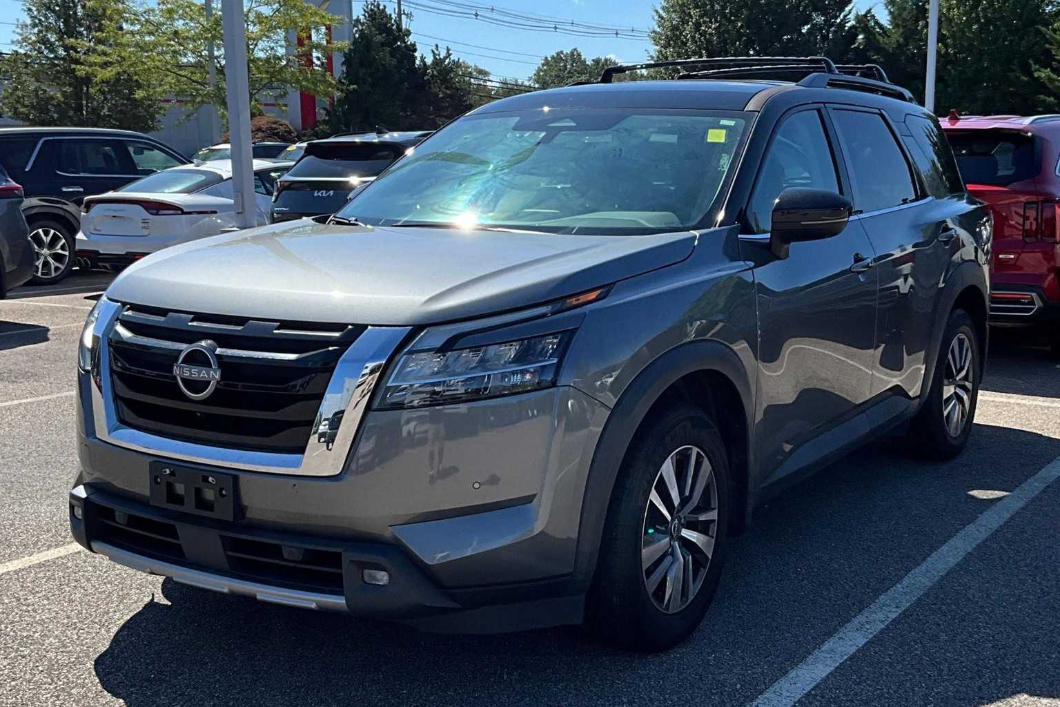 2022 Nissan Pathfinder SL - Photo 3