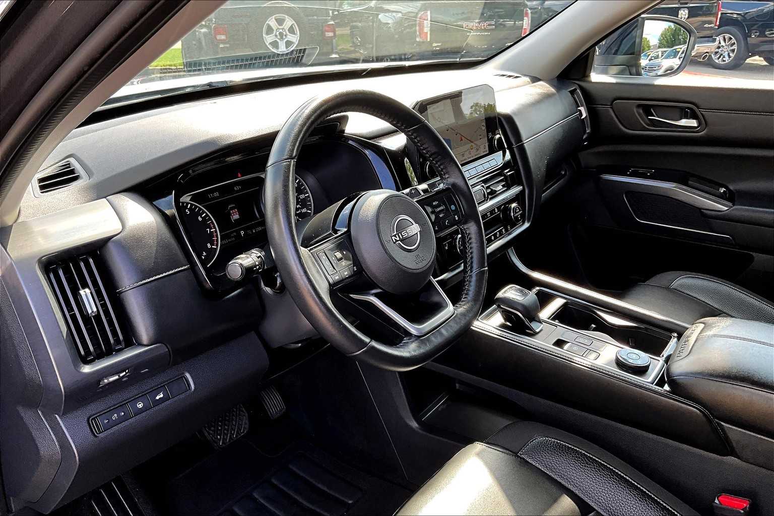 2022 Nissan Pathfinder SL - Photo 8