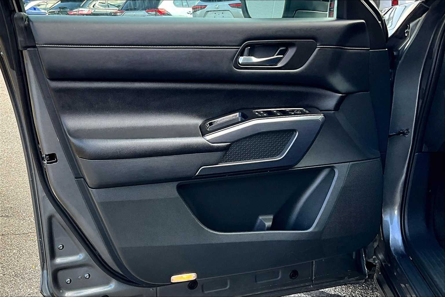 2022 Nissan Pathfinder SL - Photo 9