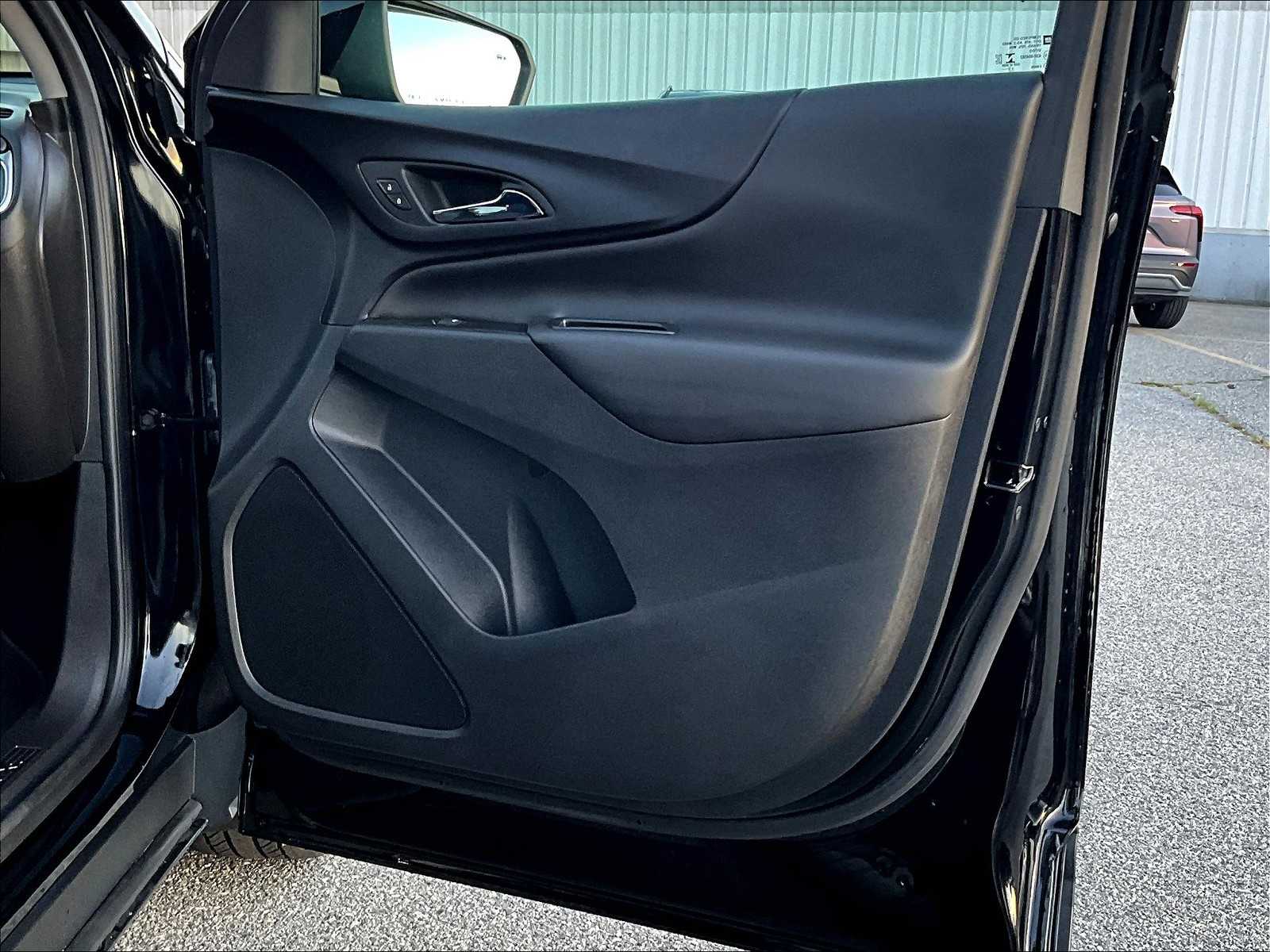 2022 Chevrolet Equinox LT - Photo 12