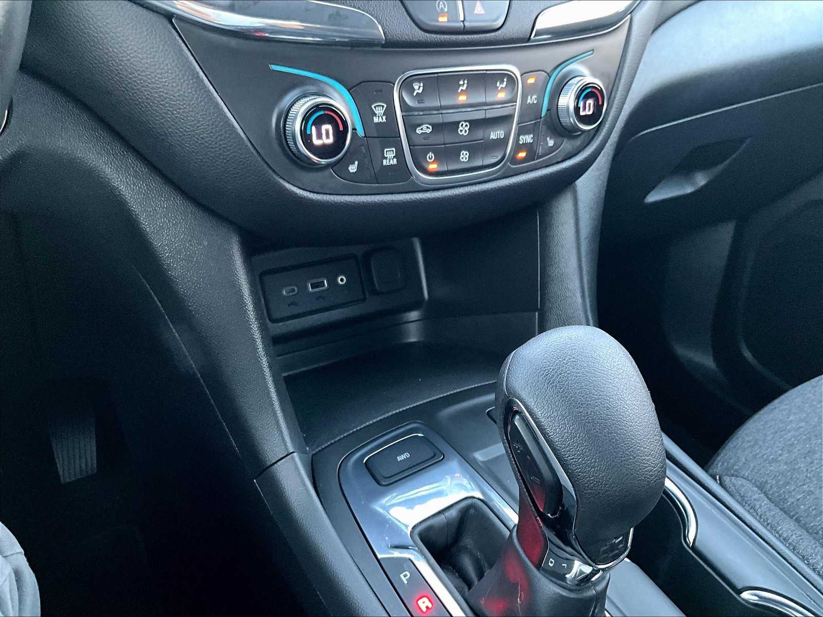 2022 Chevrolet Equinox LT - Photo 25