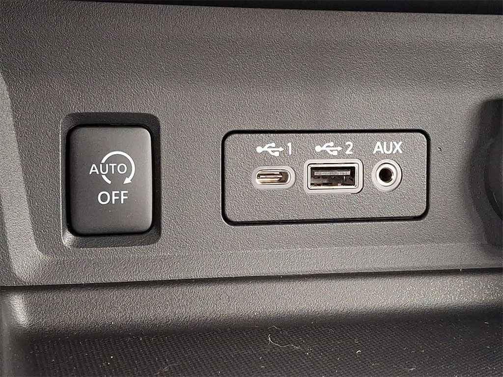 2025 Nissan Sentra SV - Photo 16