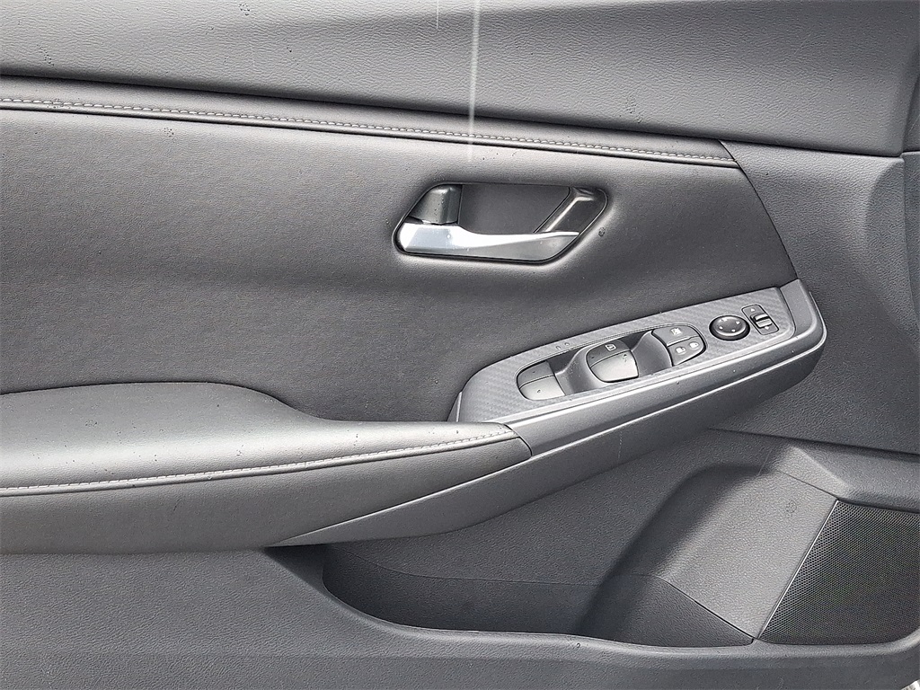 2025 Nissan Sentra SV - Photo 8