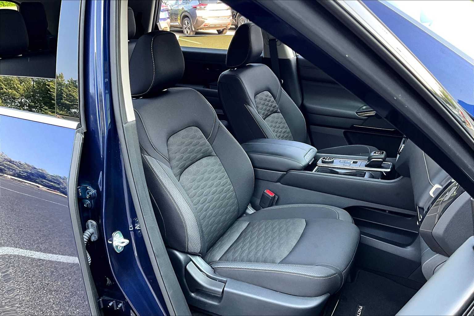2023 Nissan Pathfinder SV - Photo 11