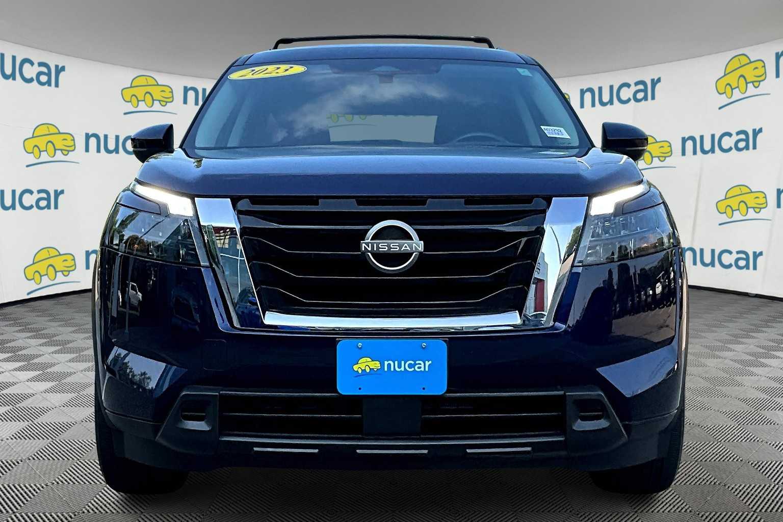 2023 Nissan Pathfinder SV - Photo 2
