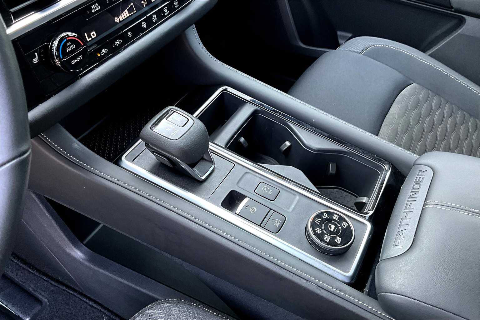 2023 Nissan Pathfinder SV - Photo 21
