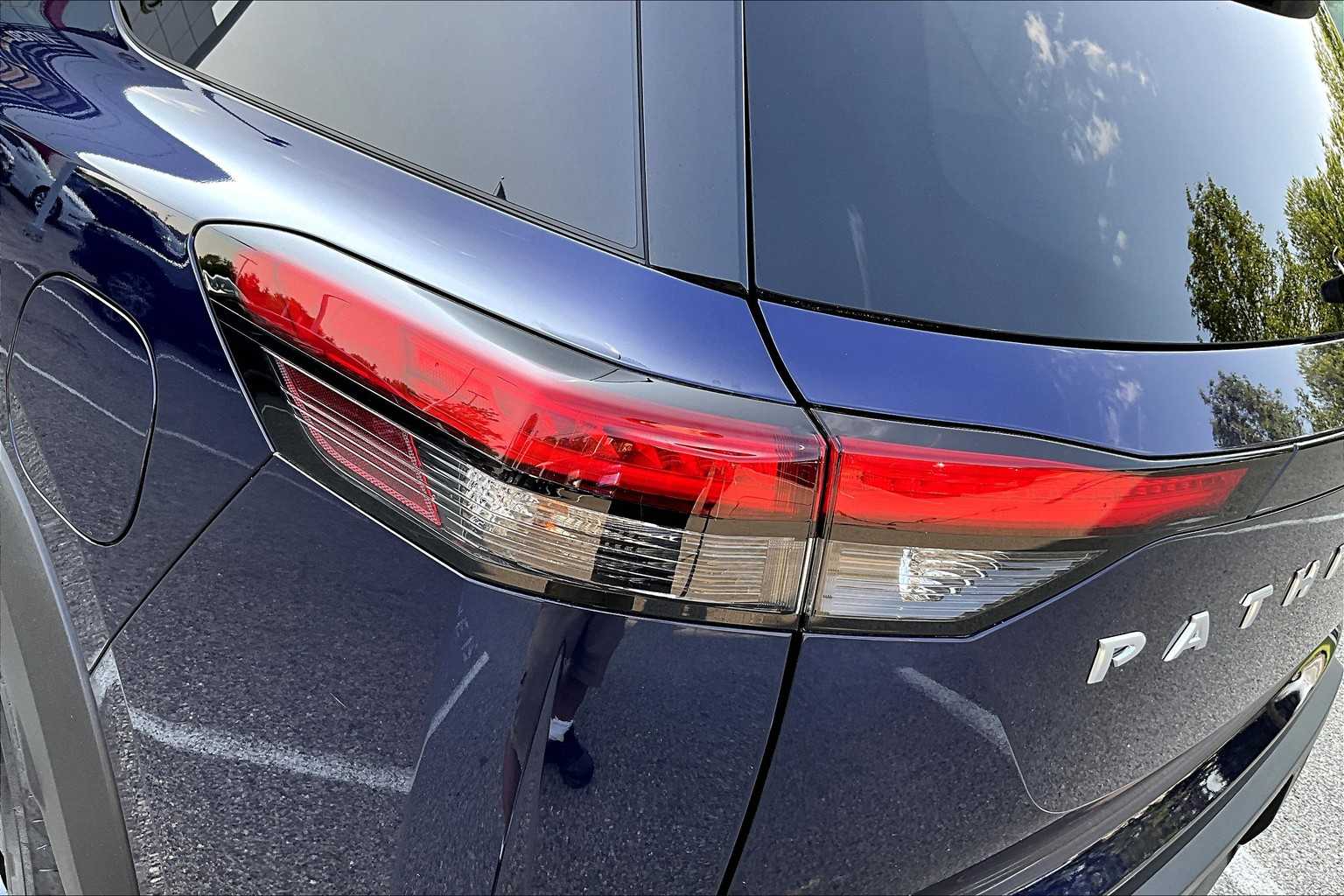 2023 Nissan Pathfinder SV - Photo 33