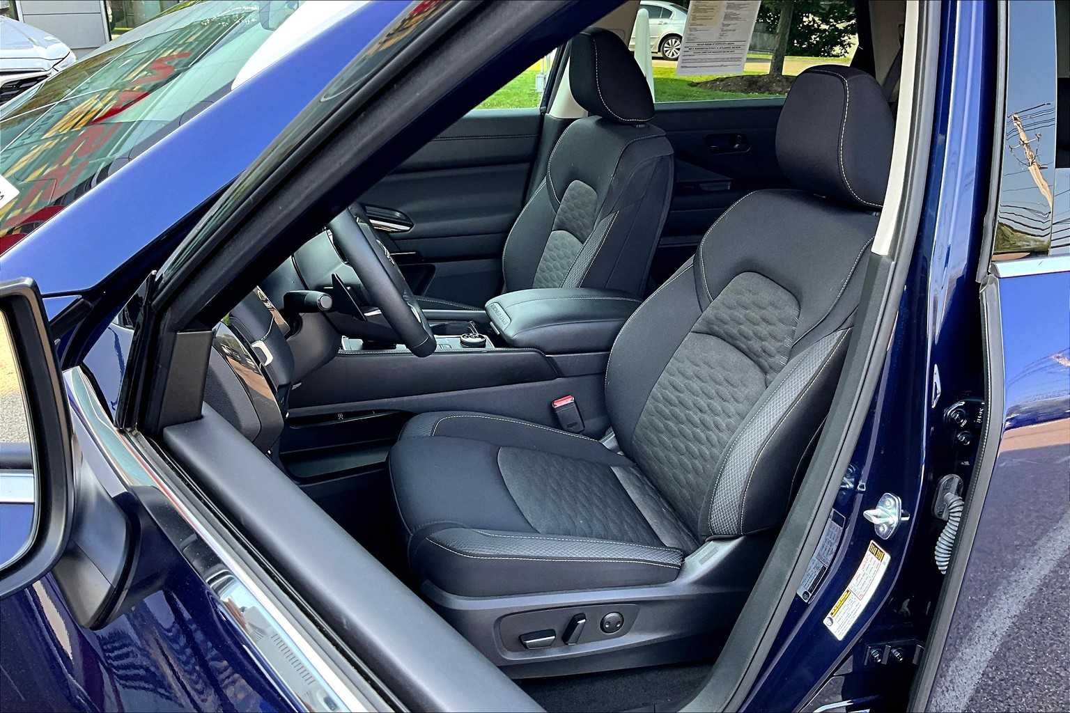 2023 Nissan Pathfinder SV - Photo 10